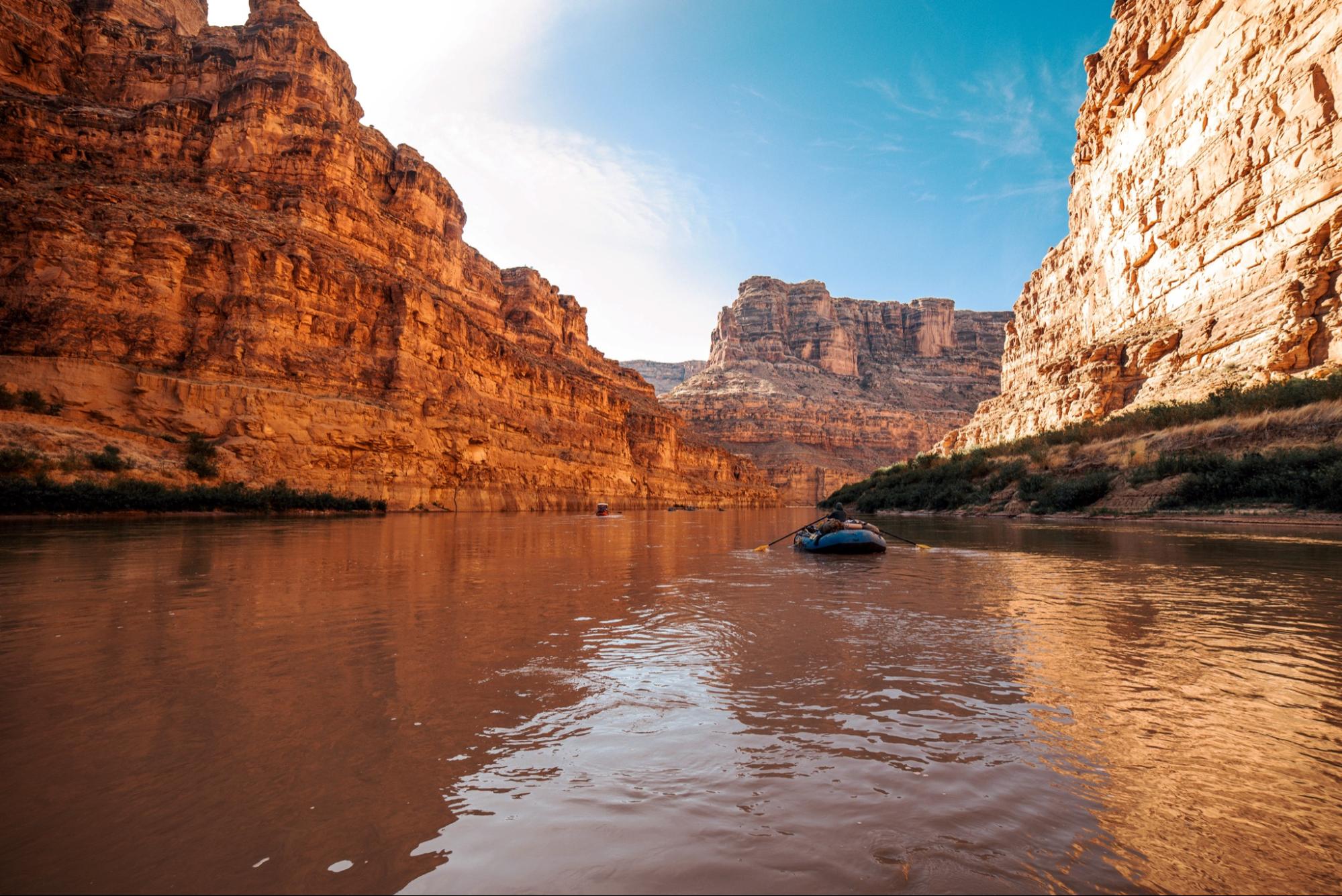 Glenwood Springs Defiance Raft in canyon