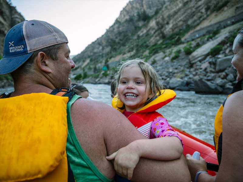 colorado glenwood springs family whitewater rafting happy paddlers 2